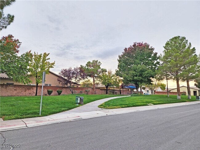 Building Photo - 5561 Carrara Pointe St