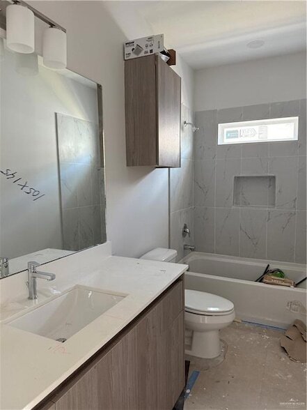 Building Photo - 402 N Alexandrite Ave