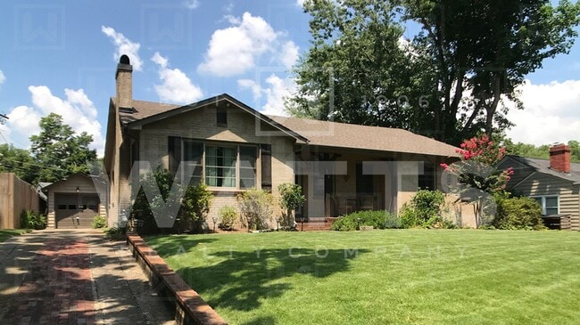 Building Photo - Beautiful Cottage Home located in Homewood