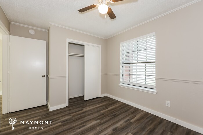 Building Photo - 305 Mahogany Dr