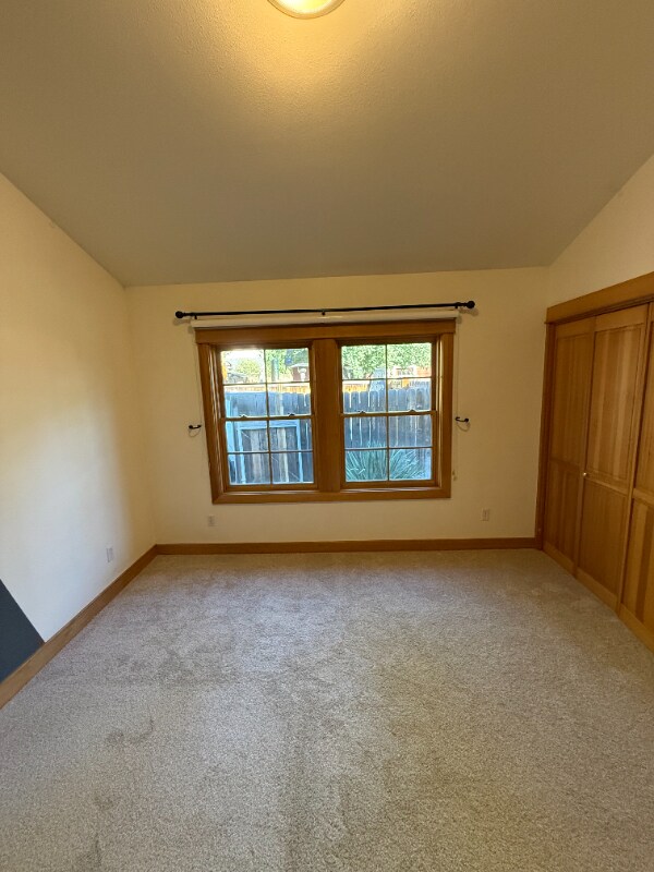 Building Photo - 514 NW Delaware Ave