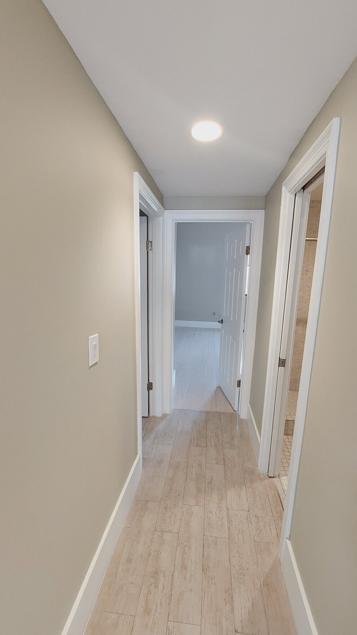 Building Photo - 255 Poinciana Island Dr