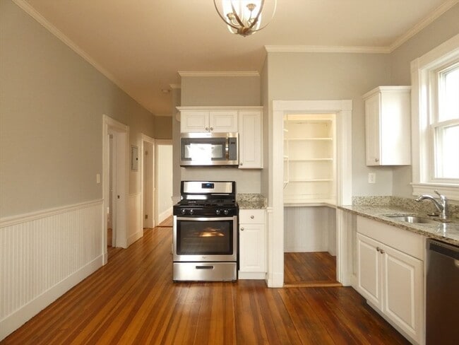 Building Photo - 77 St Andrew Rd