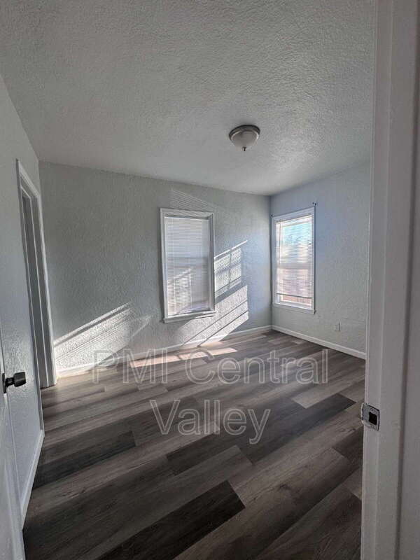 Building Photo - 1112 Barberry Ln