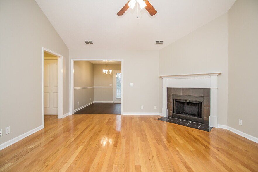 Building Photo - 1211 Azure Way