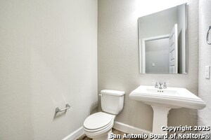 Building Photo - 2131 Thayer Cv