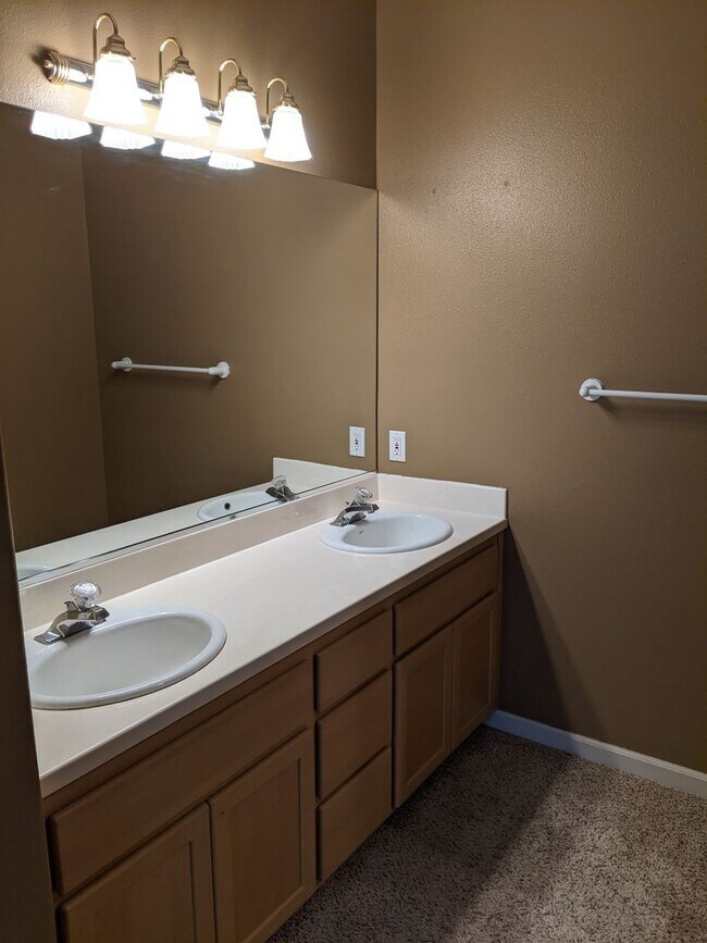 Building Photo - Beautiful 3-Bedroom, 2-Bath Duplex On A Corner Lot!