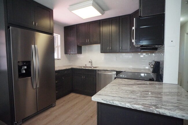 Building Photo - 727 Bunker Rd