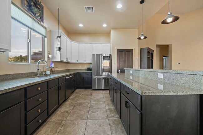 Building Photo - 3 Bedroom Home Located in Civano