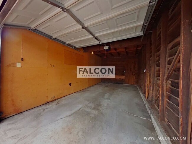 Building Photo - 2431 Paseo Rd