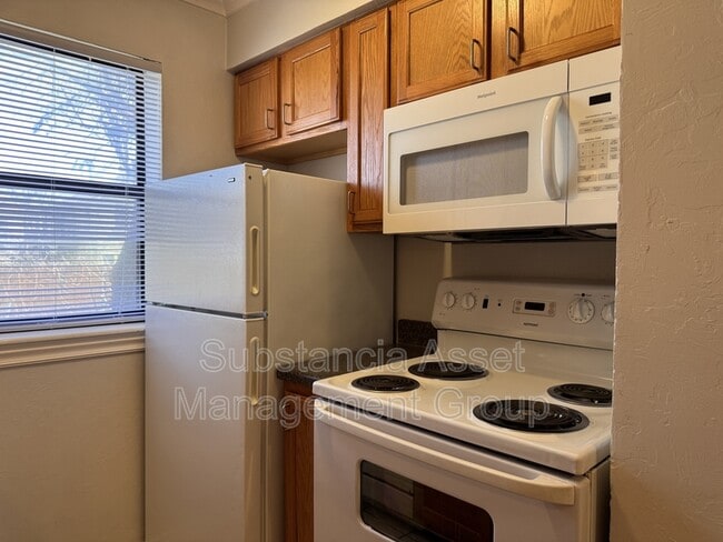 Building Photo - 1429 NW 24th St