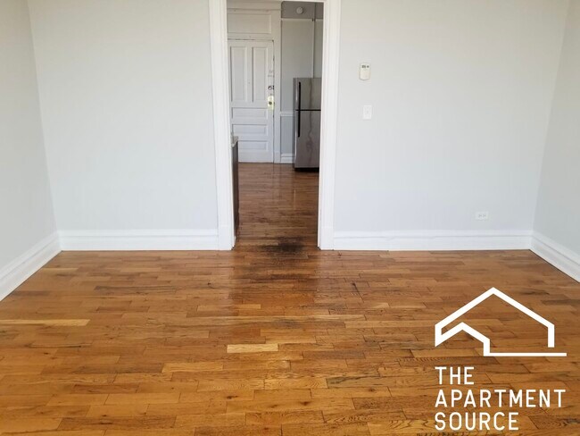 Building Photo - 2215 S Albany Ave