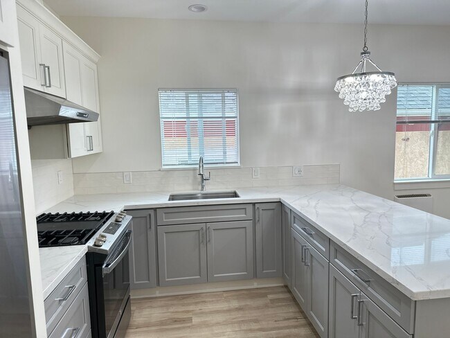 Building Photo - 1464