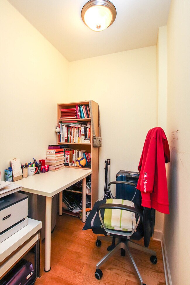 Building Photo - 1400 S Michigan Ave