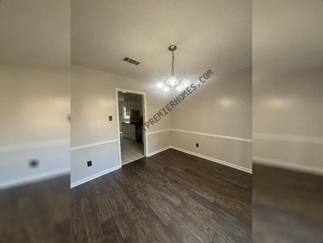 Building Photo - 1216 Green Mountain Dr