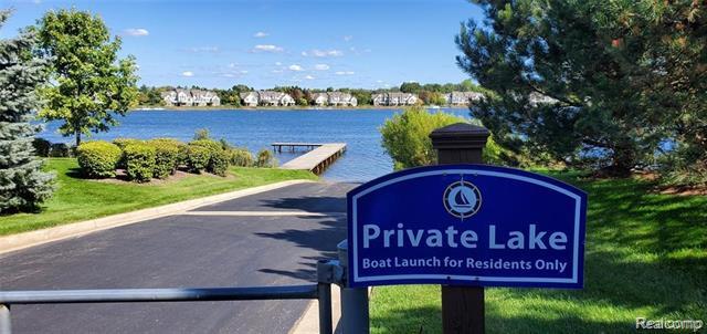 Building Photo - 26384 Island Lake Dr