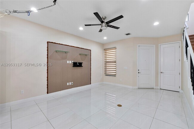 Building Photo - 20914 NW 1st Dr