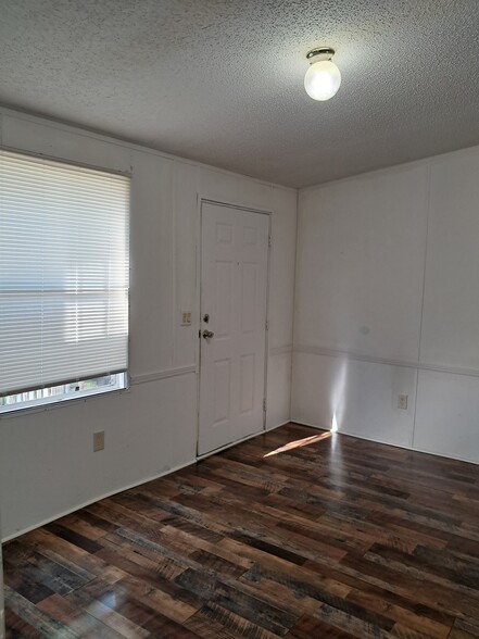 Building Photo - 23 Jimmie Ln