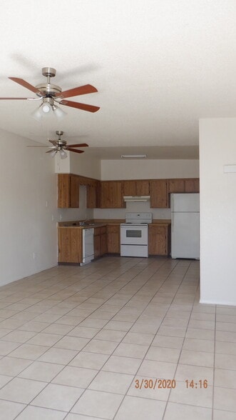 Building Photo - 504 E Montebello Ave