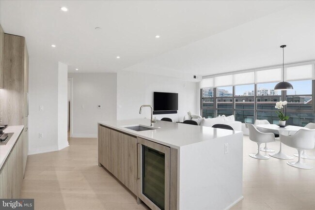 Building Photo - 1201 N Royal St