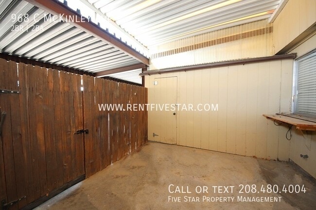 Building Photo - 968 McKinley Ave