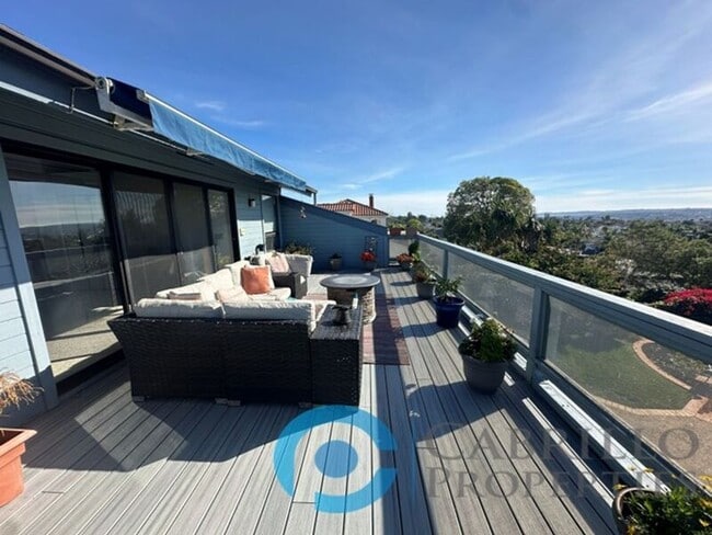 Building Photo - 2620 Deerpark Dr