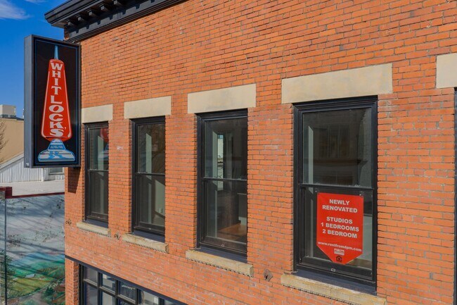 Building Photo - MOVE IN SPECIAL - NEWLY RENOVATED DOWNTOWN SALEM STUDIO