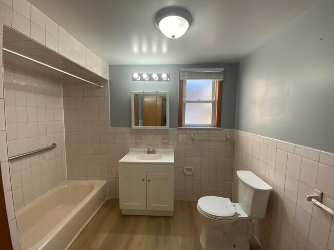 Building Photo - 468 Avenue A