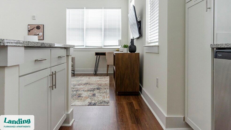 Building Photo - 901 Kelly Green Ln