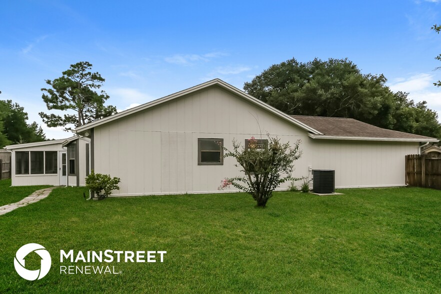 Building Photo - 8891 Ivymill Pl N