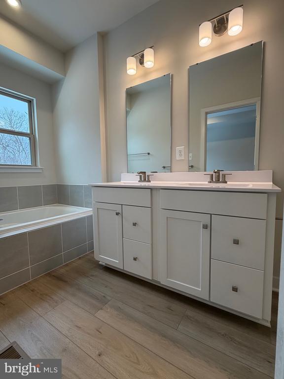 Building Photo - 9313 Klamath Ct