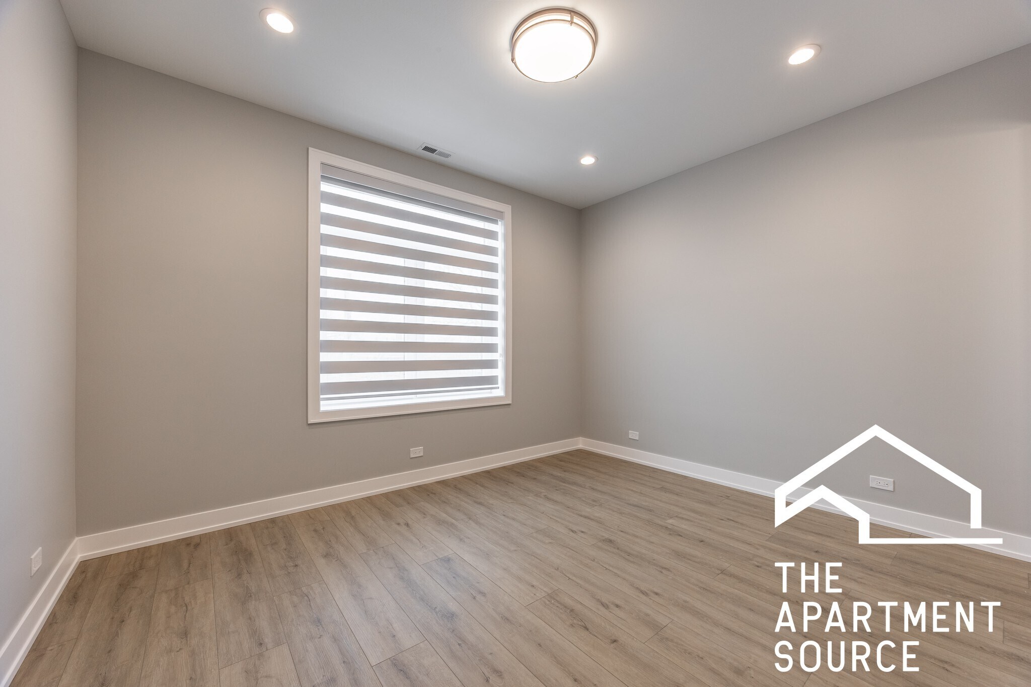 Building Photo - 3738 S Calumet Ave