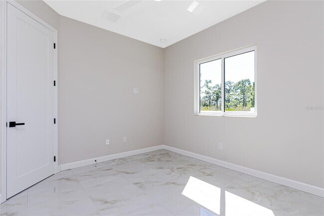 Building Photo - 242 Brig Cir W