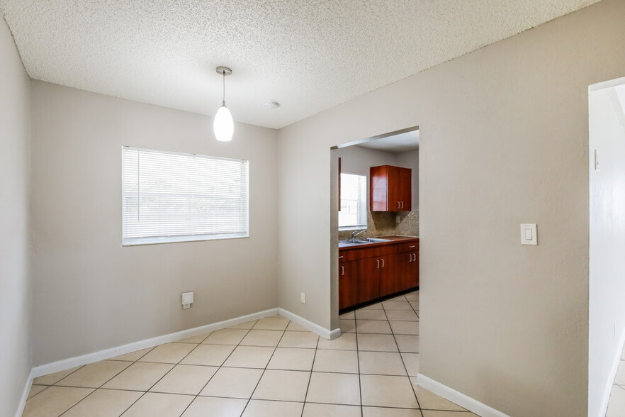 Building Photo - 357 NW 6th Ct