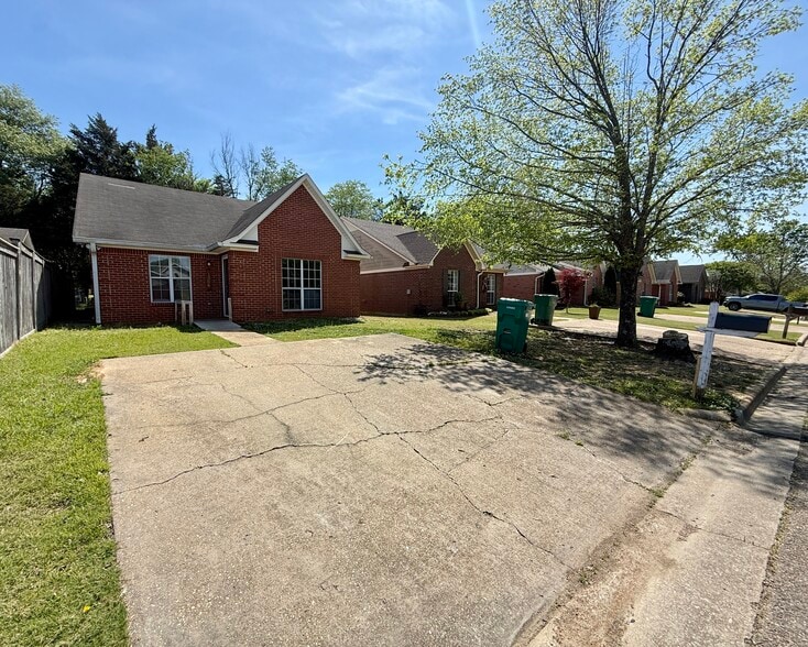 Building Photo - 1506 Remington Dr