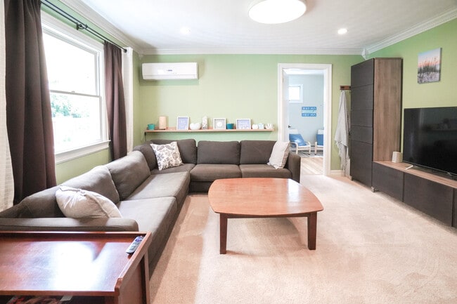 Building Photo - 48 Fales Ave