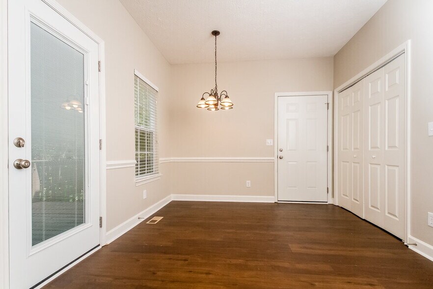 Building Photo - 1114 Poplar Hollow Dr