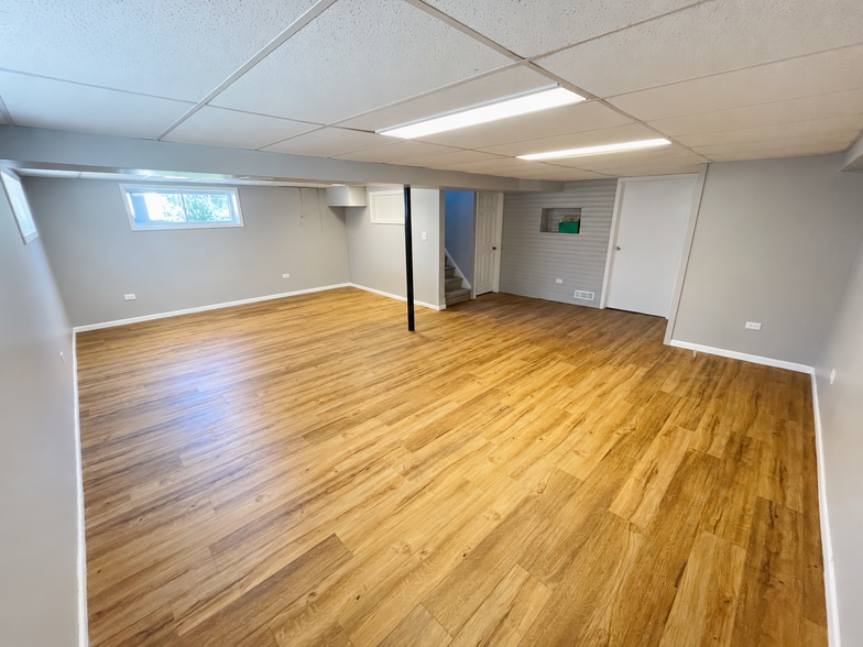 Building Photo - 120 E Oltendorf Rd