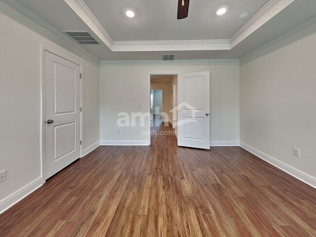 Building Photo - 27207 St Andrews Ave