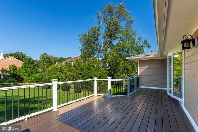 Building Photo - 1208 Forestwood Dr