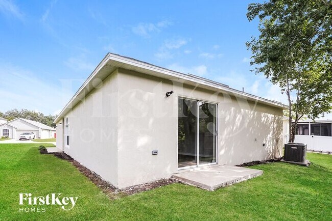 Building Photo - 8408 Oak Crossing Dr W