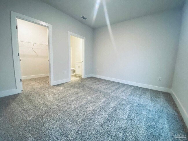 Building Photo - 9908 Starling Dr