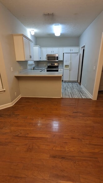 Building Photo - 2703 Rosedale Pl