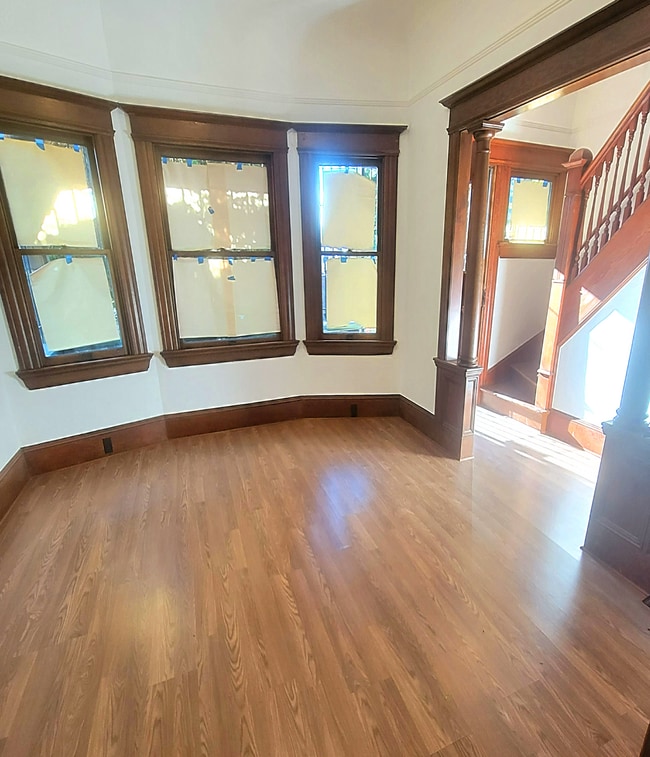 Building Photo - 2747 McGee Ave