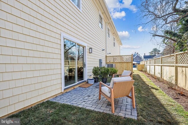 Building Photo - 607 North St