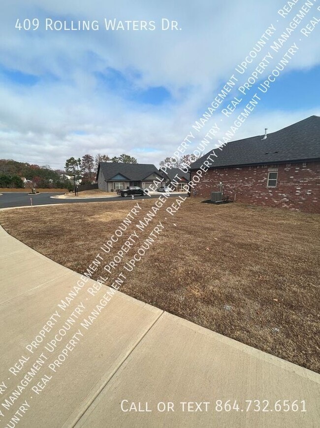 Building Photo - 409 Rolling Waters Dr