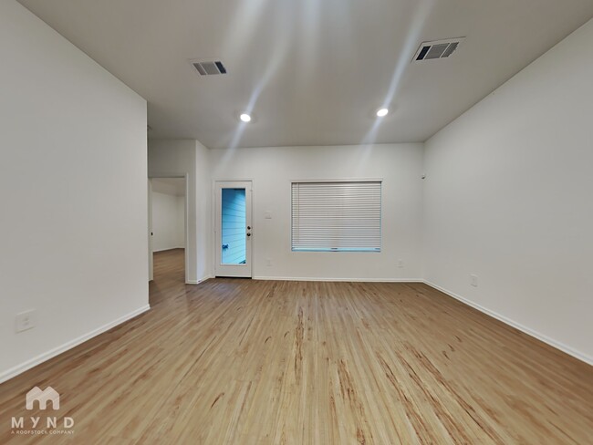 Building Photo - 21703 Thicket Point Ln