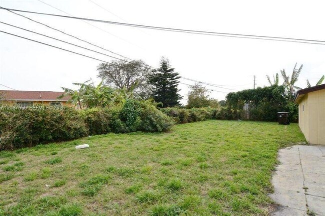 Building Photo - 4304 N Shore Dr