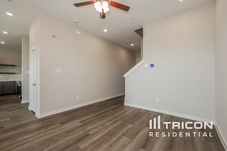 Building Photo - 210 Mansfield Ct