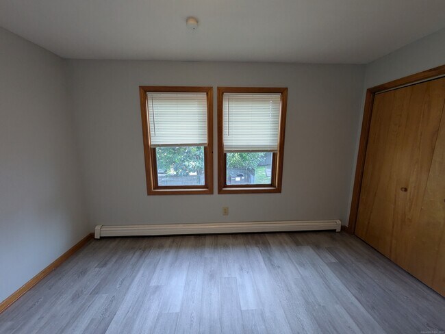 Building Photo - 998 Campbell Ave